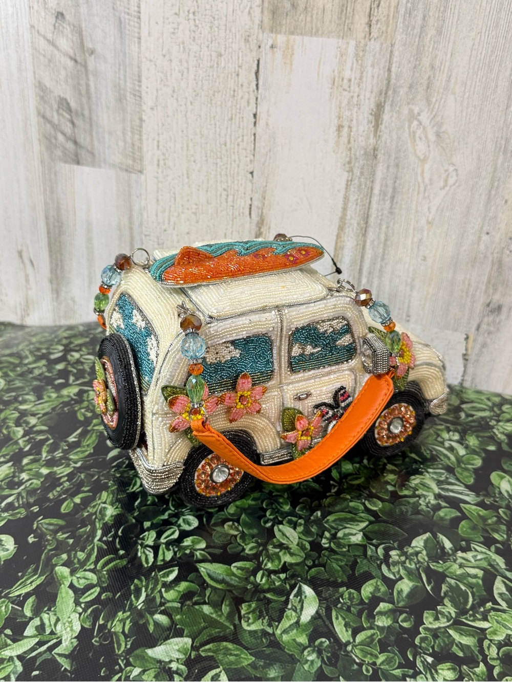 Mary Frances “Day Trip” Cream Beaded Camper Surf Theme Bag Cert of Authenticity - Picture 9 of 15